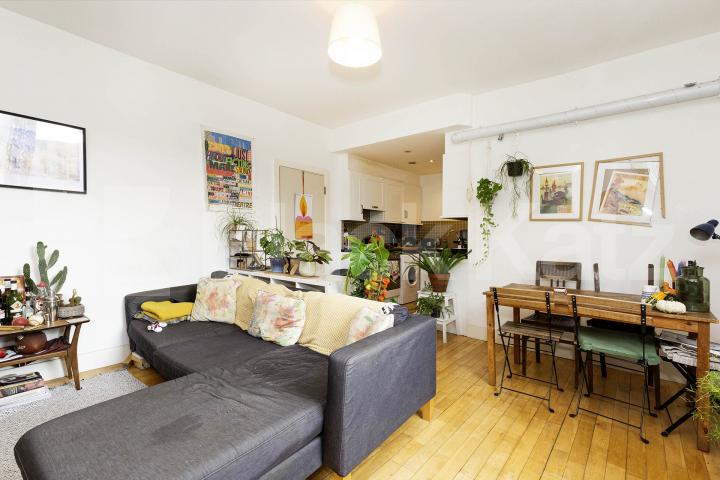 Spacious modern 1 bedroom property in a beautiful conversion in Hackney Goulton Road, Hackney Central